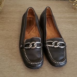 Naturalizer black slip on loafers